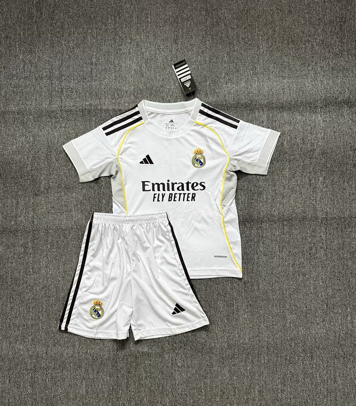 CAMISOLA REAL MADRID PRINCIPAL 25/26 CONJUNTO INFANTIL